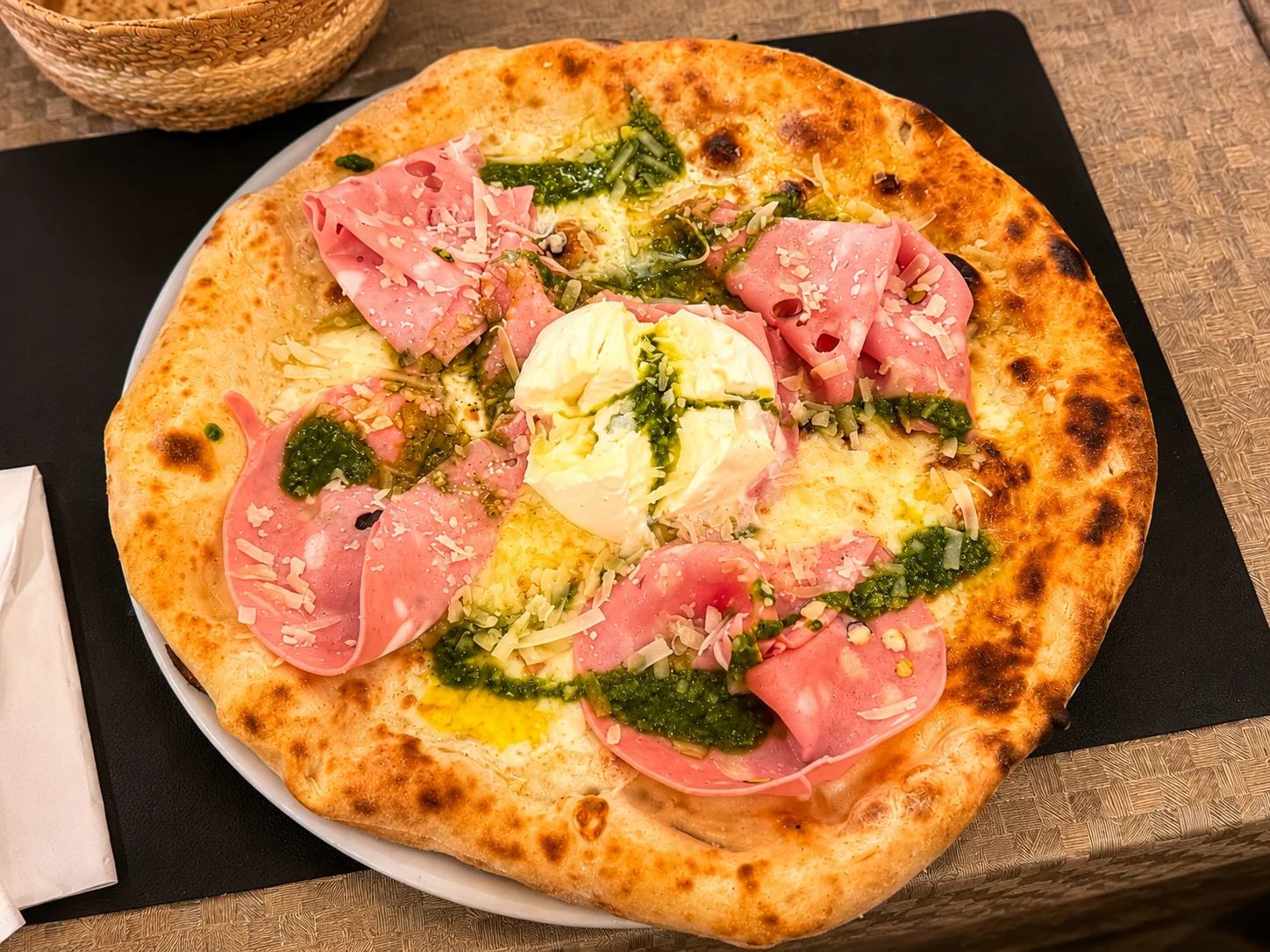 Pizza artesana de La Famiglia Catral 6