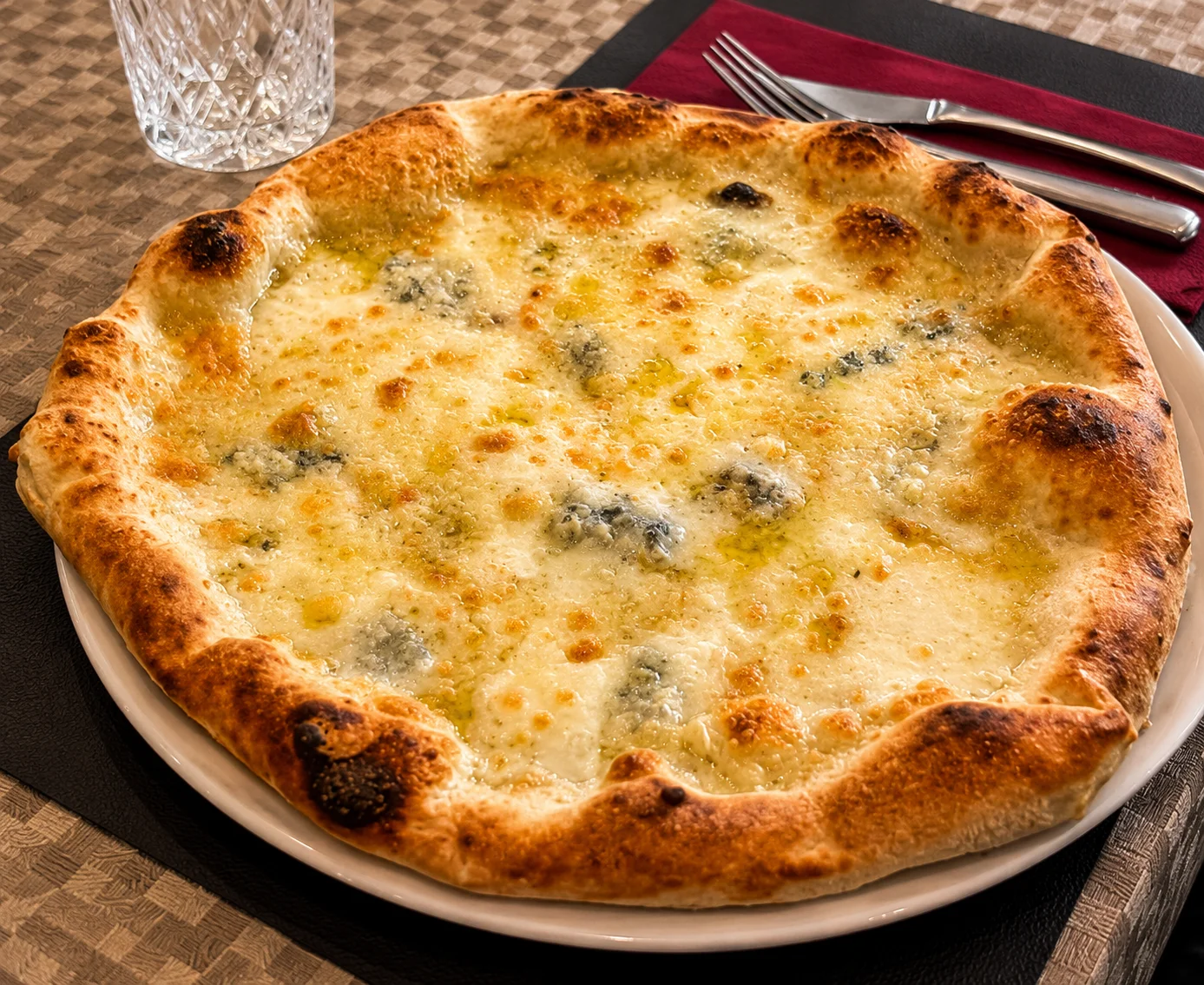 Pizza artesana de La Famiglia Catral 15